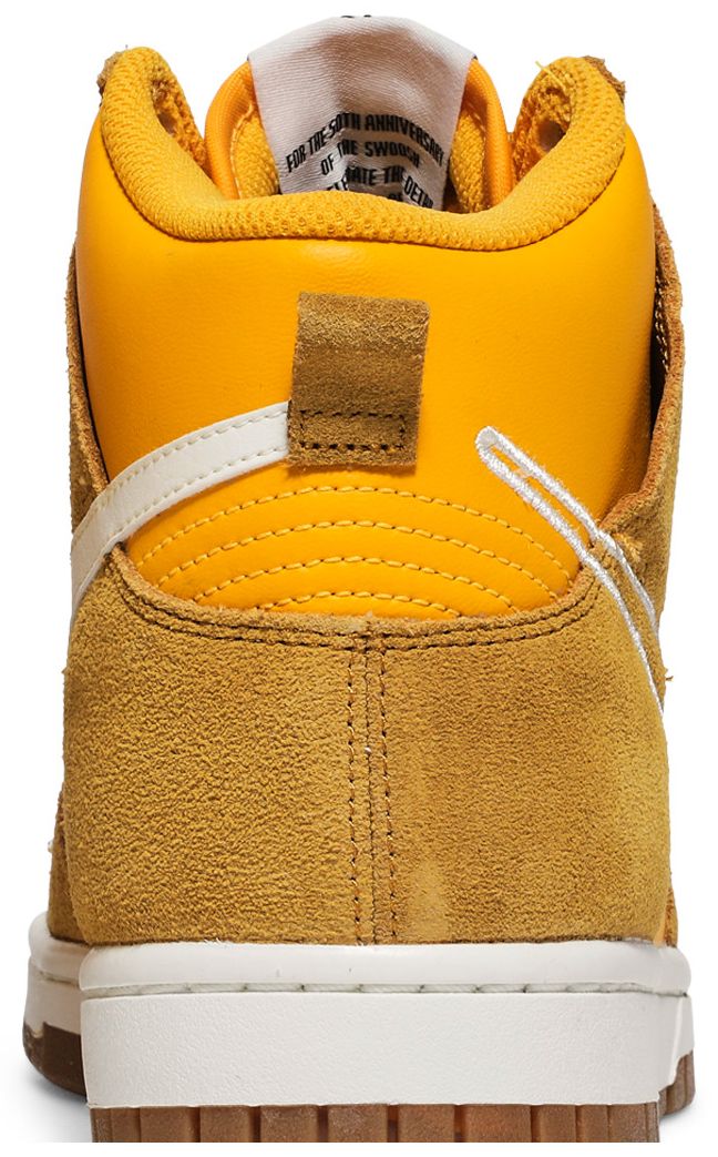 Nike Wmns Dunk High SE First Use Pack   University Gold