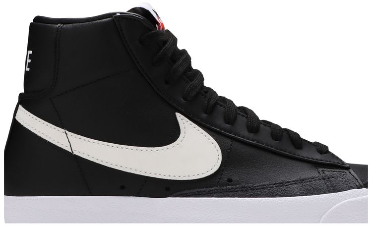 Nike Wmns Blazer Mid 77 Black White