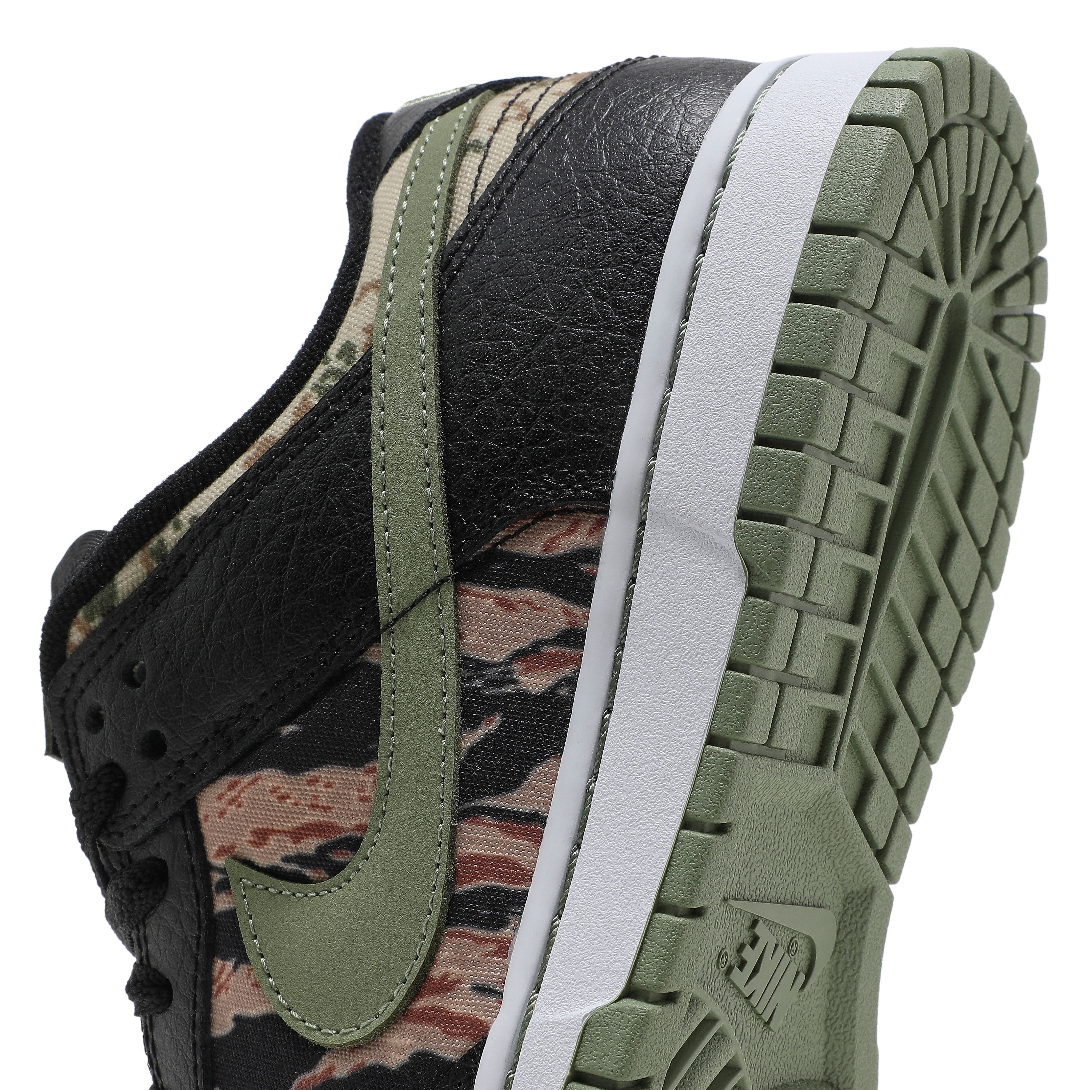 NIKE DUNK LOW SE BLACK MULTI CAMO　28cm Dunk Low SE 'Black Multi Camo' - Nike - DH0957 001 - black