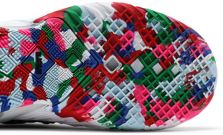 Nike LeBron 18 GS James Gang