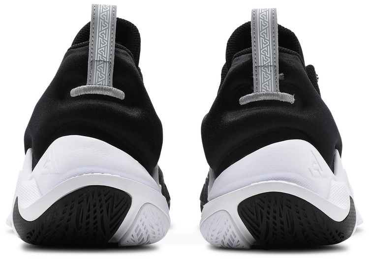 Giannis Immortality Black Volt