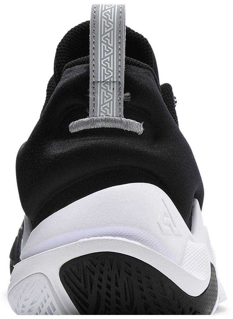 Giannis Immortality Black Volt