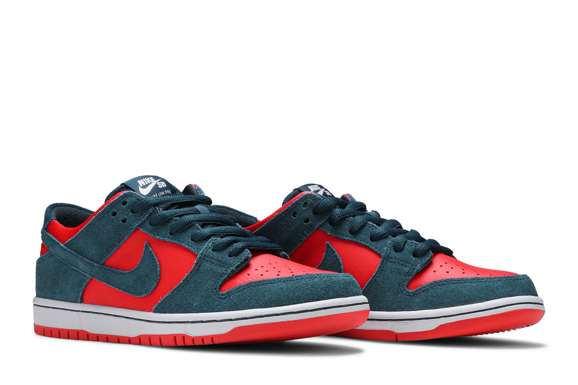 Buy Zoom Dunk Low Pro SB Reverse Shark 854866 336 GOAT