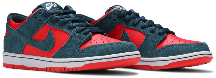 Nike Zoom Dunk Low Pro SB Reverse Shark