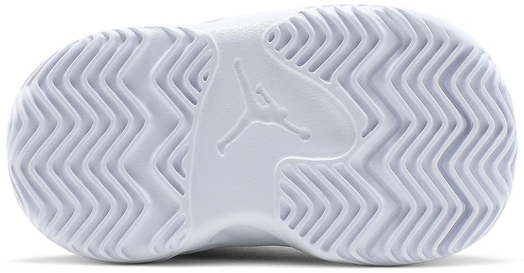 Air Jordan Max Aura 3 TD Bred