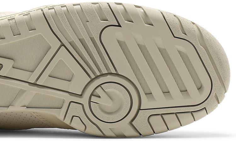AURALEE x 550 Ecru