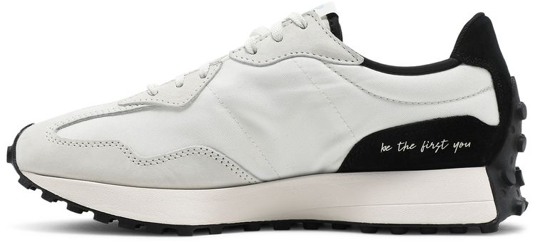 New Balance Wmns 327 Sea Salt Black