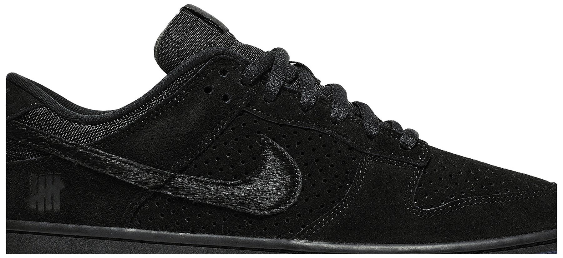 undefeated dunk low stock x