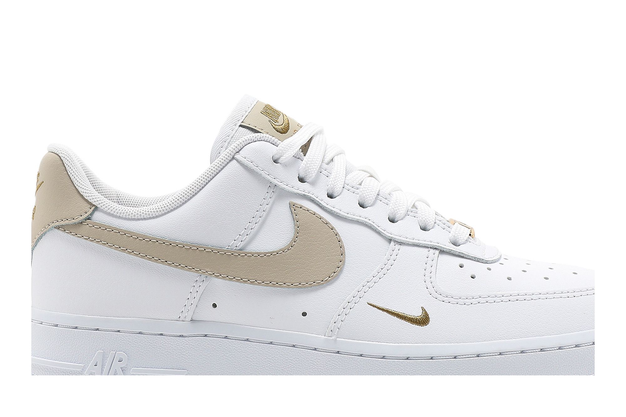 Achetez des Wmns Air Force 1 07 Essential White Rattan CZ0270 105 GOAT FR
