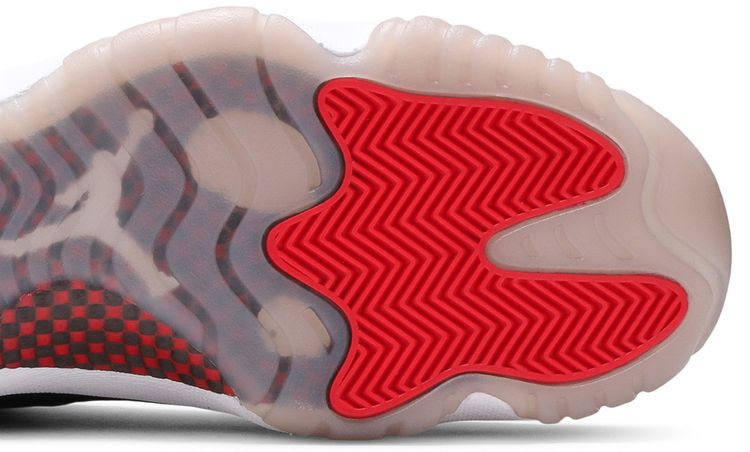 Air Jordan 11 Retro Low IE Bred 2021