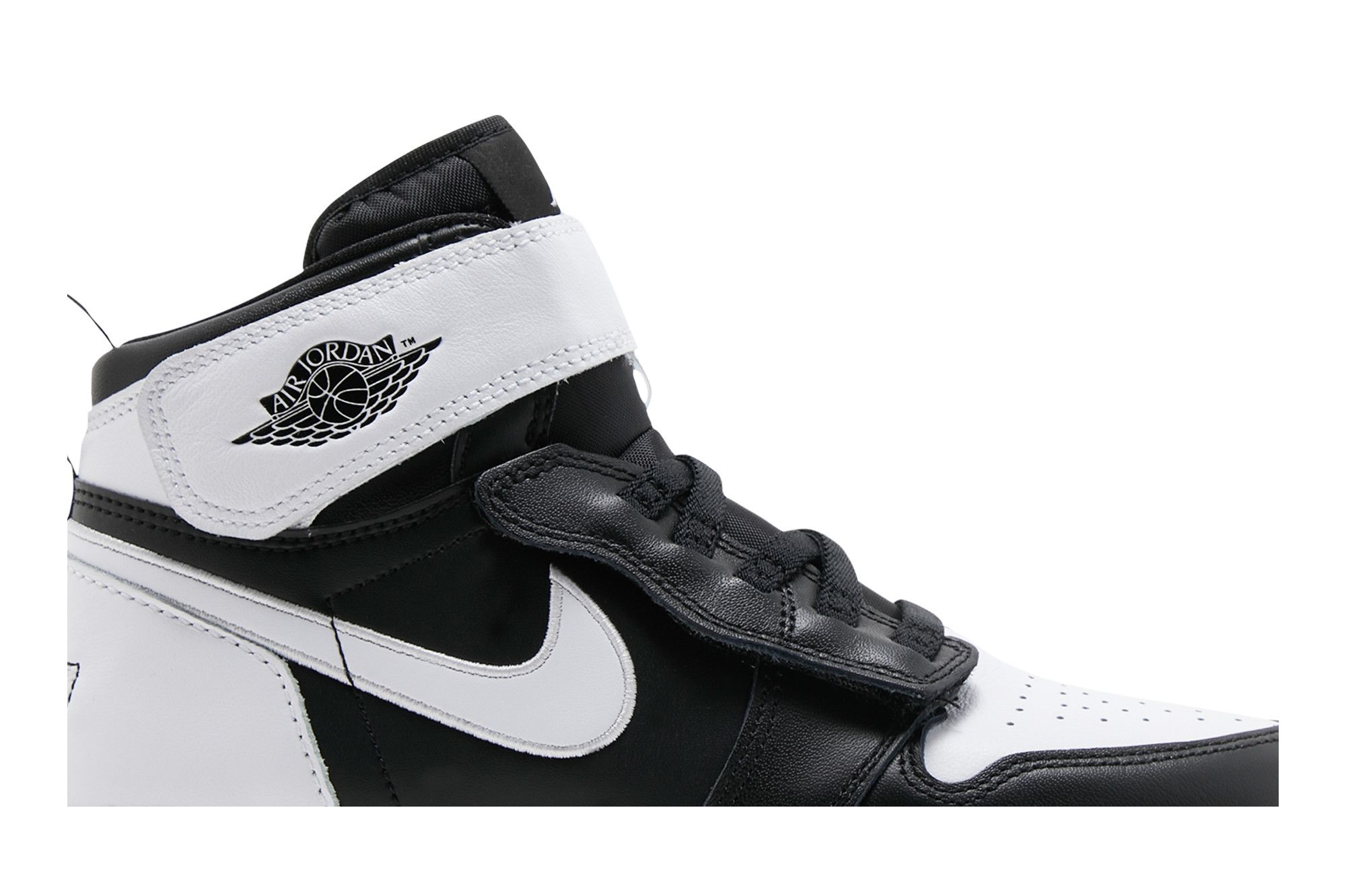 シューズ(男性用) Nike Air Jordan 1 Retro High Black/White Mens Nike Air Jordan 1 Retro High Black And White OG 555088