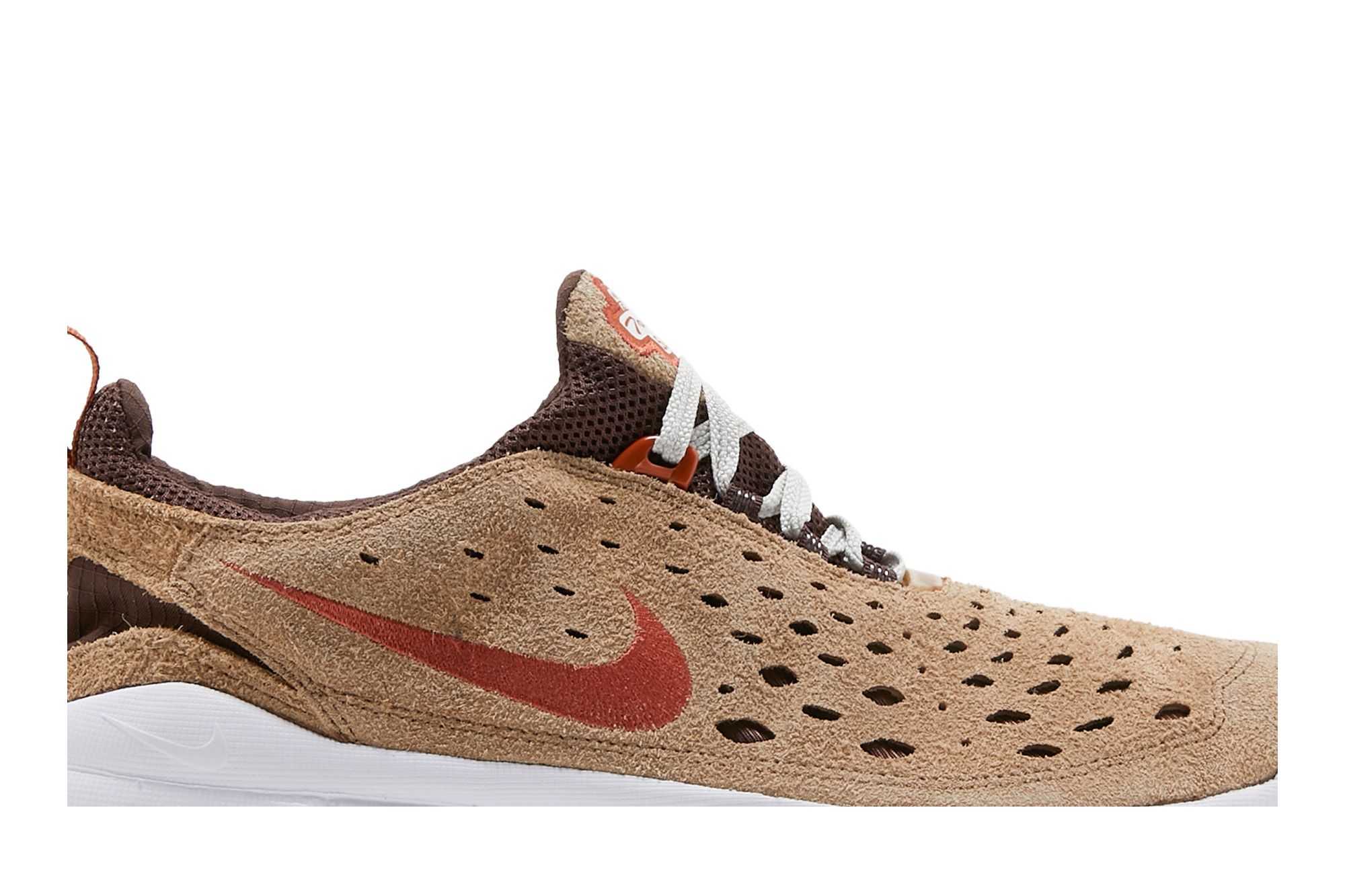 dark driftwood free run trail