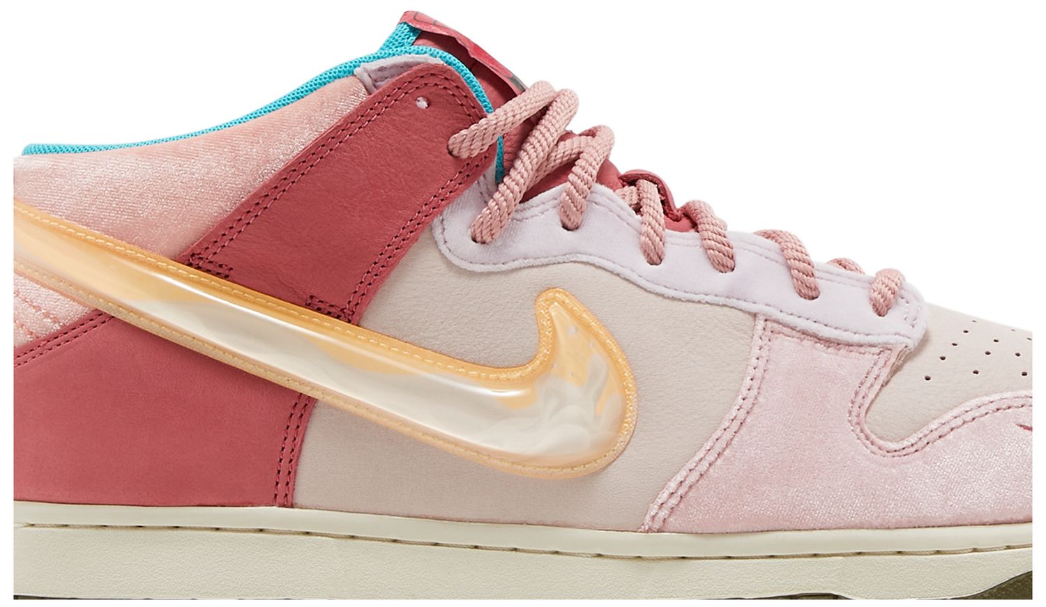 social status dunk mid strawberry milk