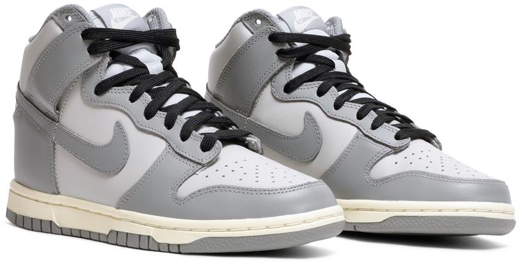 Nike Wmns Dunk High Aged Grey