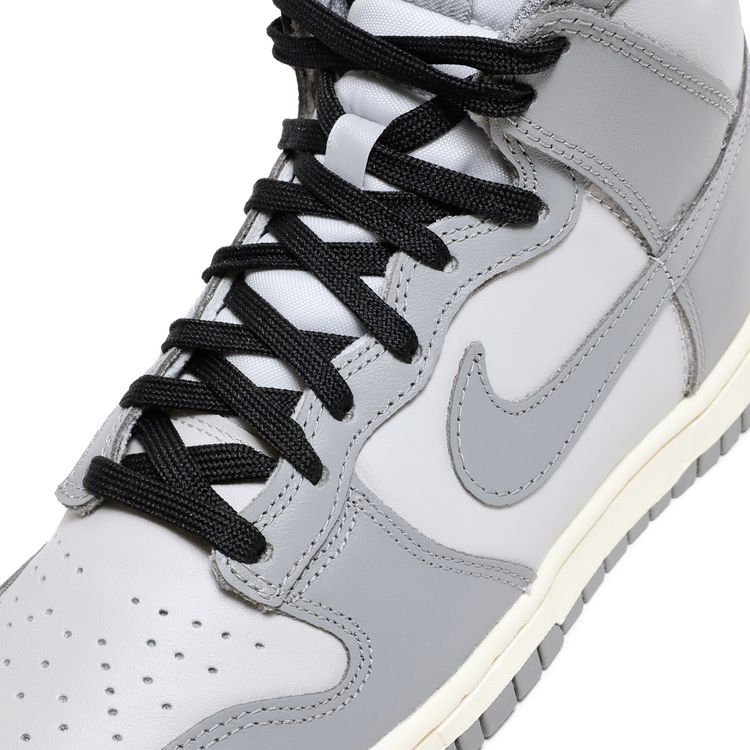 Nike Wmns Dunk High Aged Grey