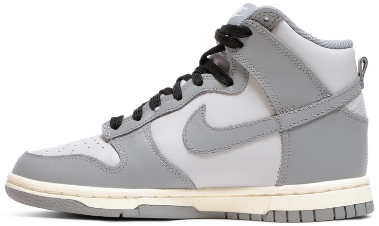 Nike Wmns Dunk High Aged Grey