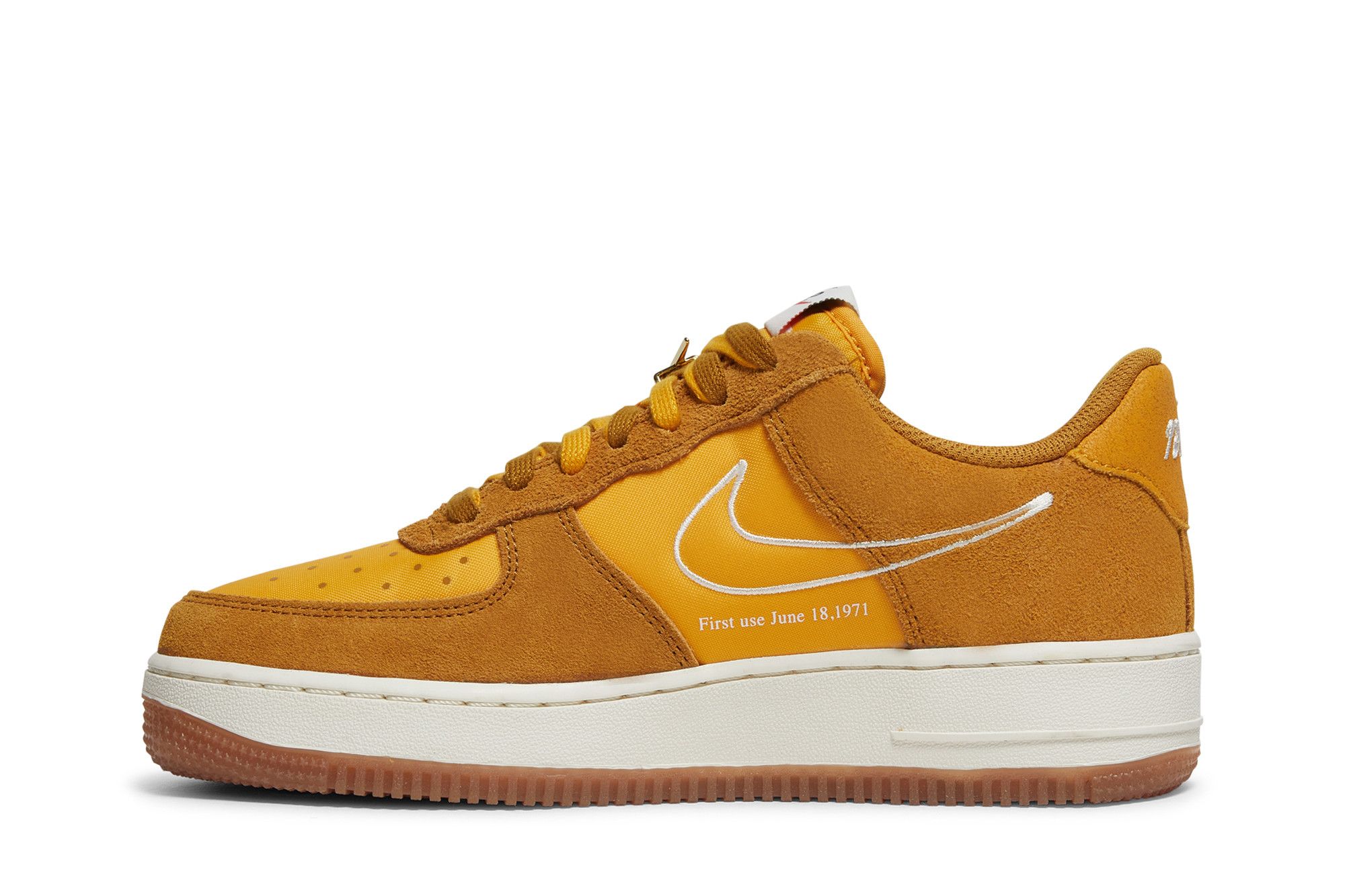 nike yellow air force 1 07 se premium trainers