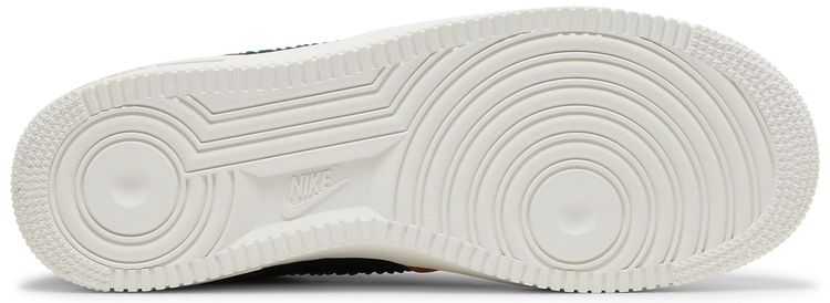 Nike Air Force 1 07 LX SiEMPRE Familia