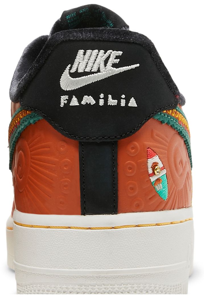 Nike Air Force 1 07 LX SiEMPRE Familia