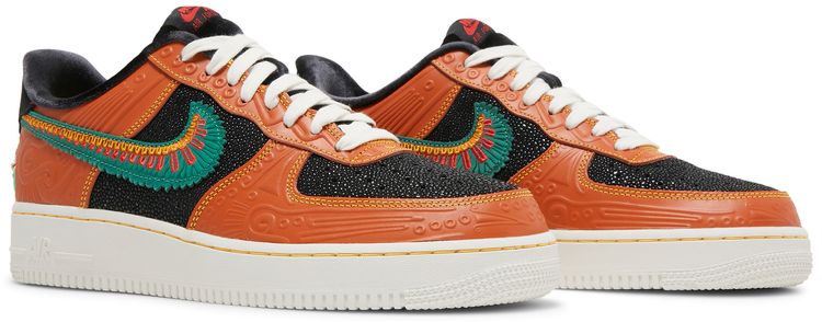 Nike Air Force 1 07 LX SiEMPRE Familia
