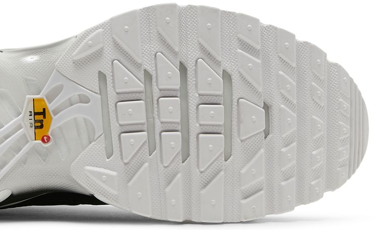 Nike Wmns Air Max Plus Black White