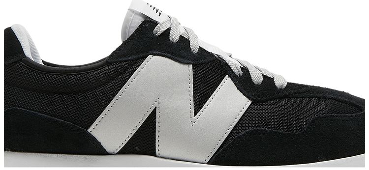 New Balance 327 Black Metallic Silver