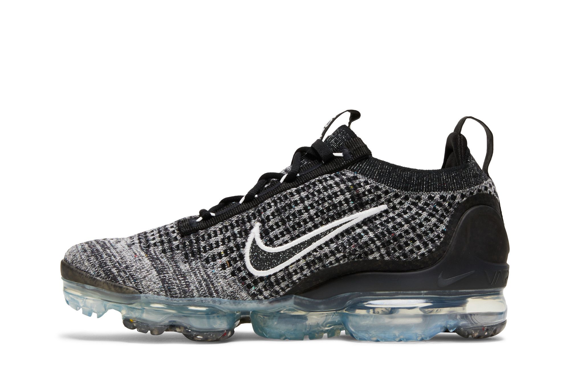 Black vapormax 218 on sale