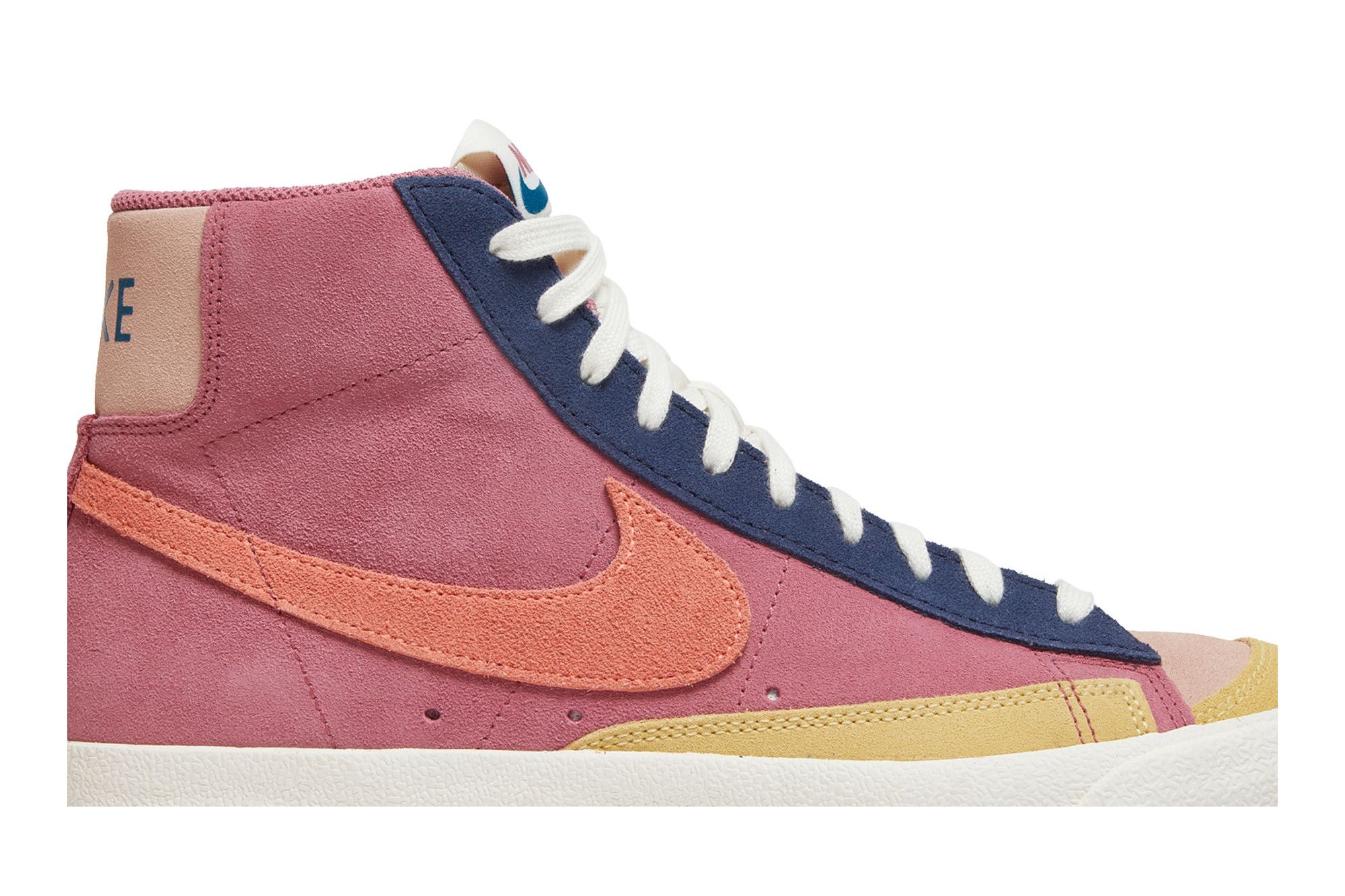 Size 6.5 Blazer Mid '77 'Desert Berry'