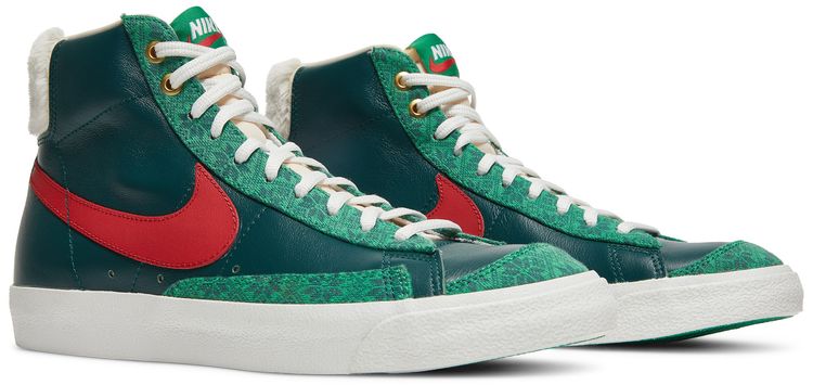 Nike Blazer Mid 77 Vintage Christmas Sweater