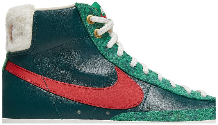 Nike Blazer Mid 77 Vintage Christmas Sweater