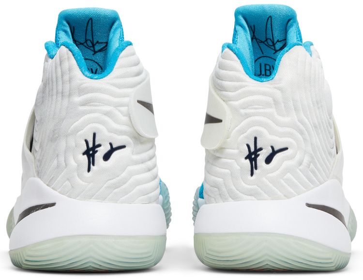 Nike Kyrie 2 Christmas