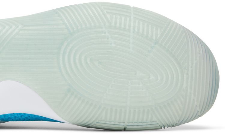 Nike Kyrie 2 Christmas