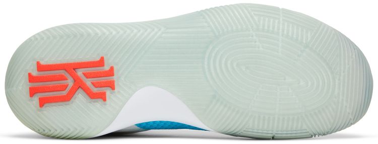 Nike Kyrie 2 Christmas