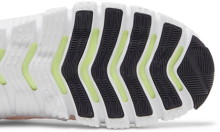 Nike Wmns Free Metcon 4 Light Soft Pink Magic Ember