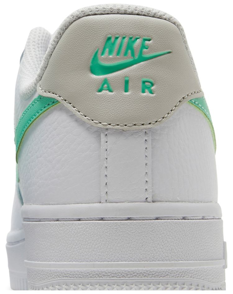 Nike Wmns Air Force 1 07 White Green Glow