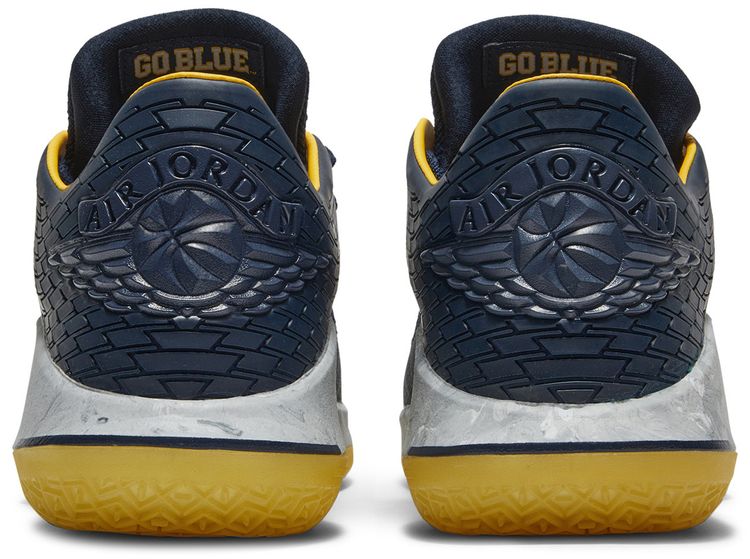 Air Jordan 32 Low Michigan Wolverines