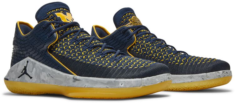 Air Jordan 32 Low Michigan Wolverines
