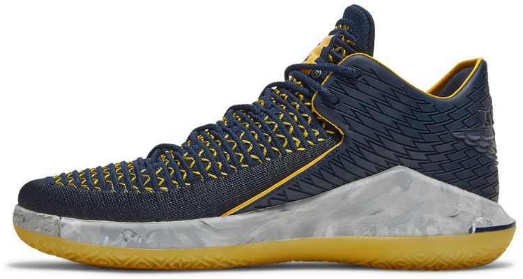 Air Jordan 32 Low Michigan Wolverines