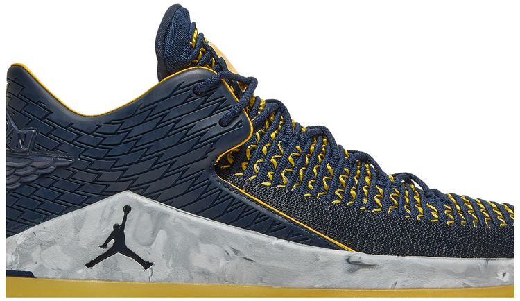Air Jordan 32 Low Michigan Wolverines