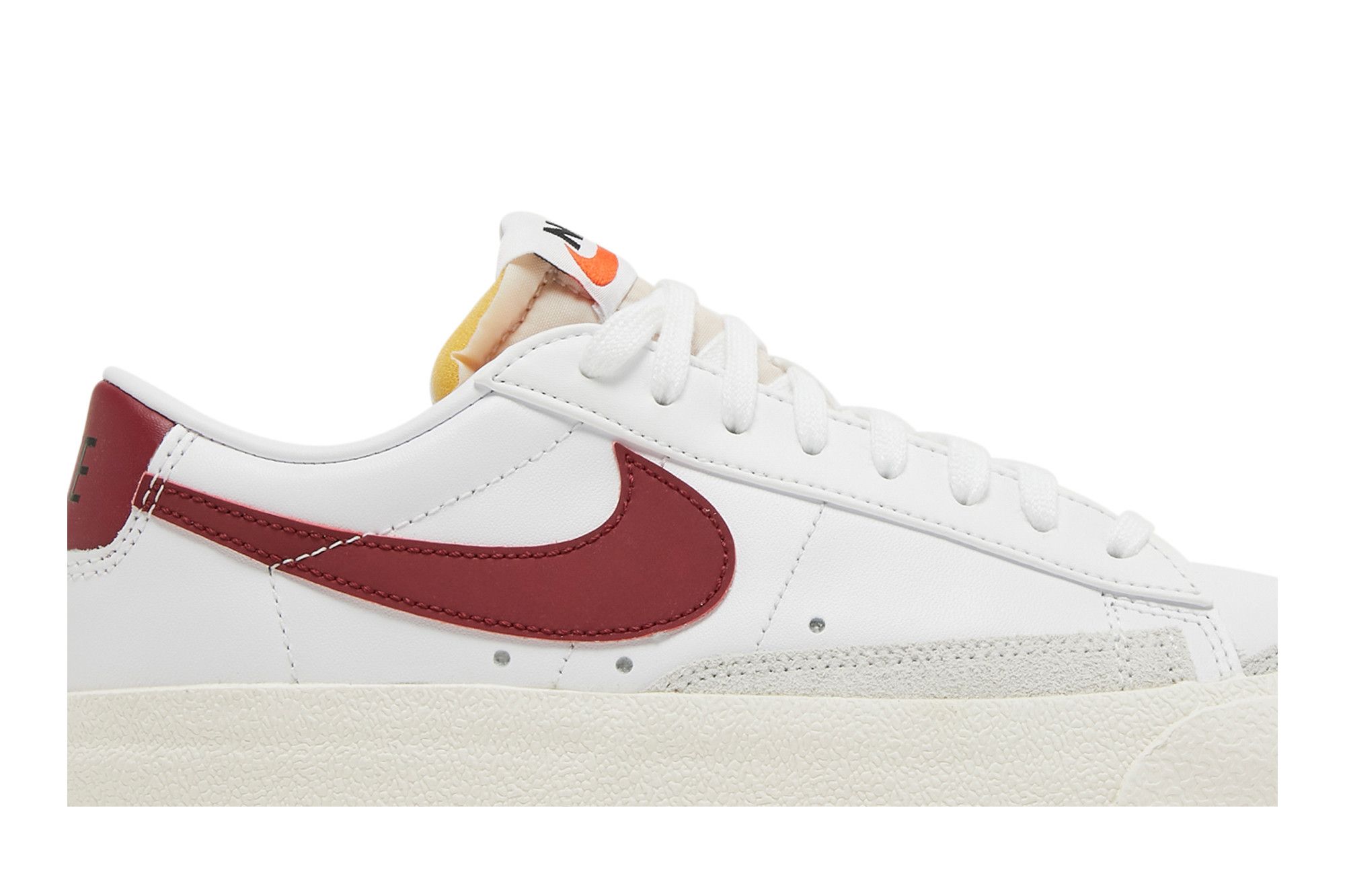 Blazer low white and red outlet