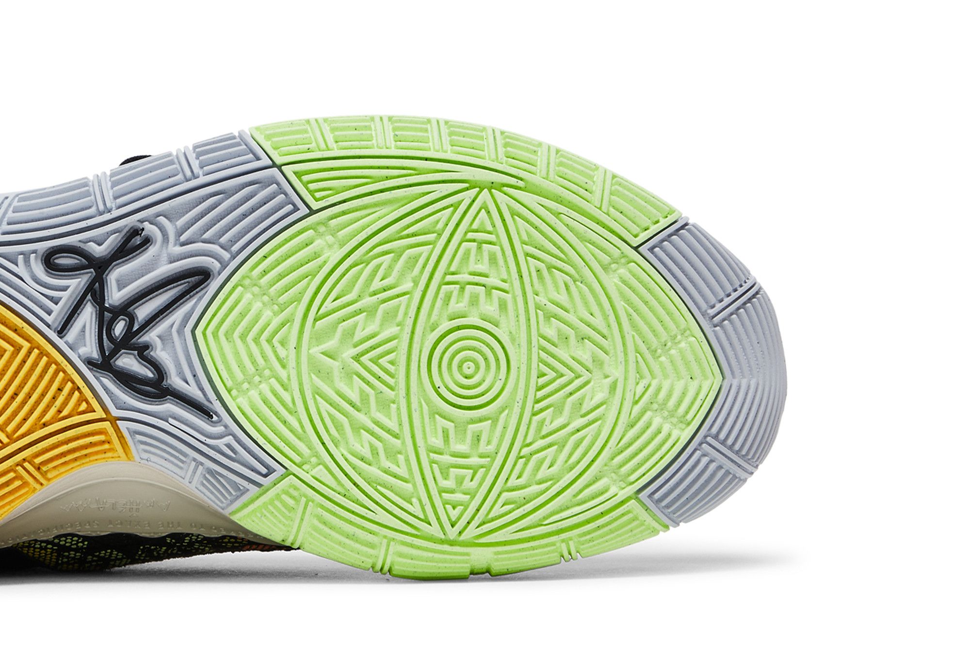 Thanos kyrie 5 top