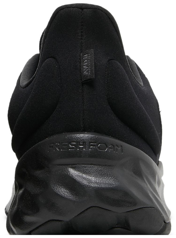 New Balance Fresh Foam Roav v2 Black