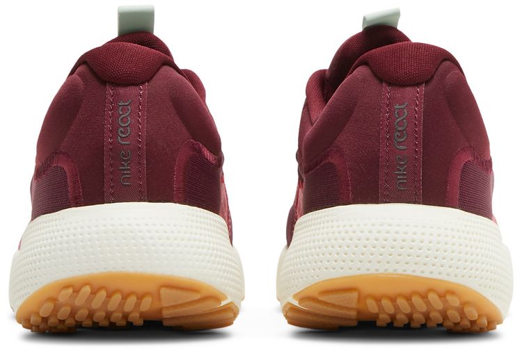 Nike Wmns React Escape Run Dark Beetroot