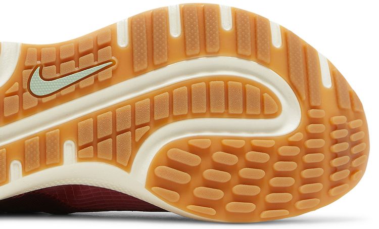 Nike Wmns React Escape Run Dark Beetroot