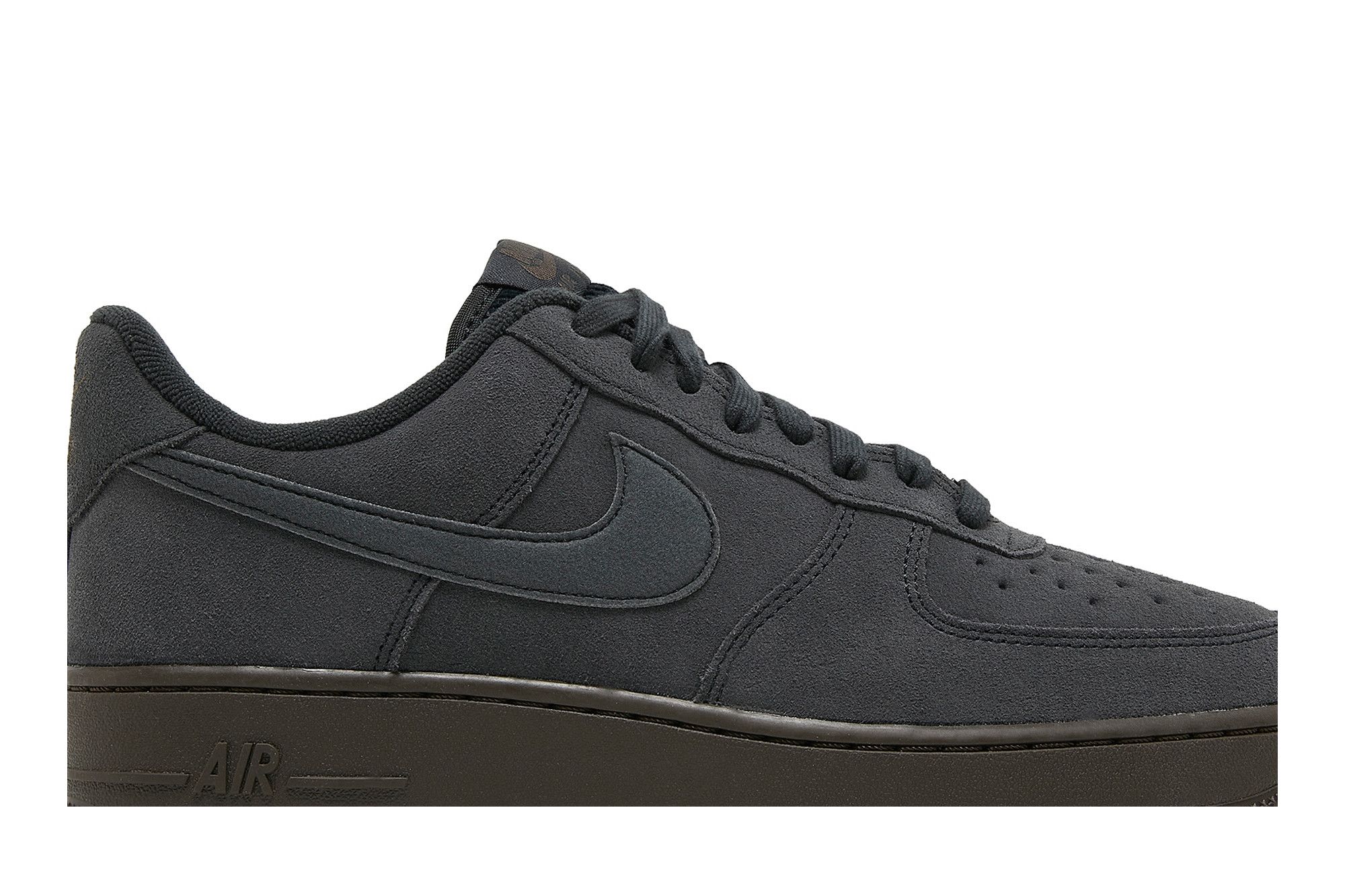 Nike air force 1 black winter hot sale