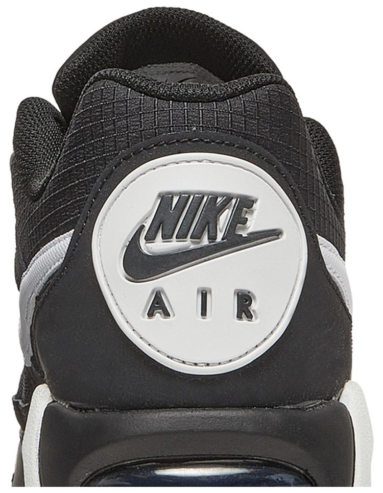 Air Max IVO Black White