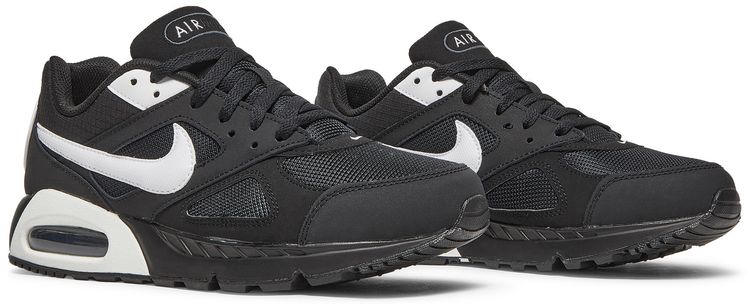 Air Max IVO Black White