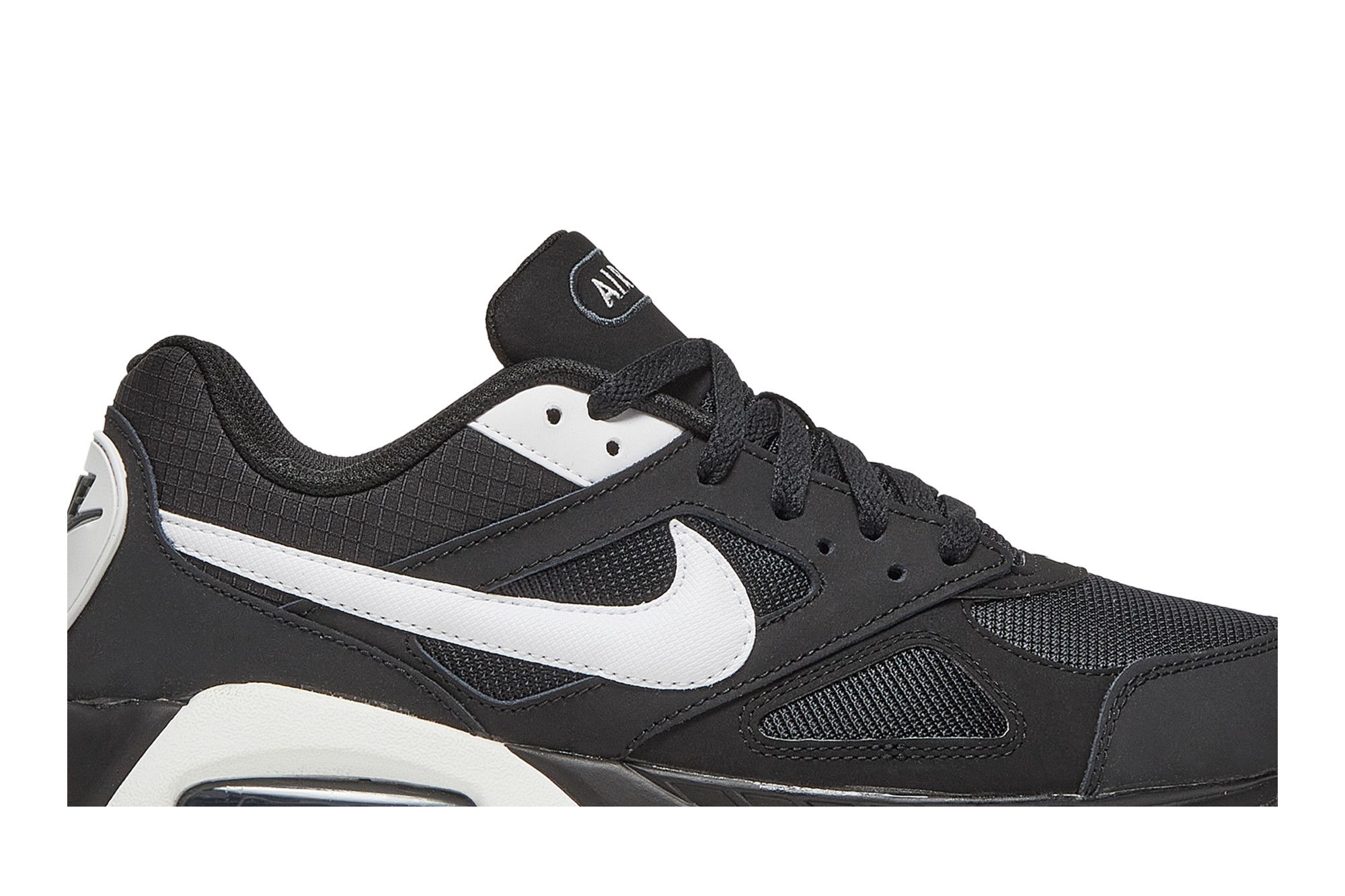 Nike air max ivo men's shoe top