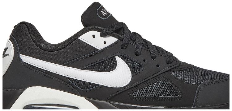 Air Max IVO Black White