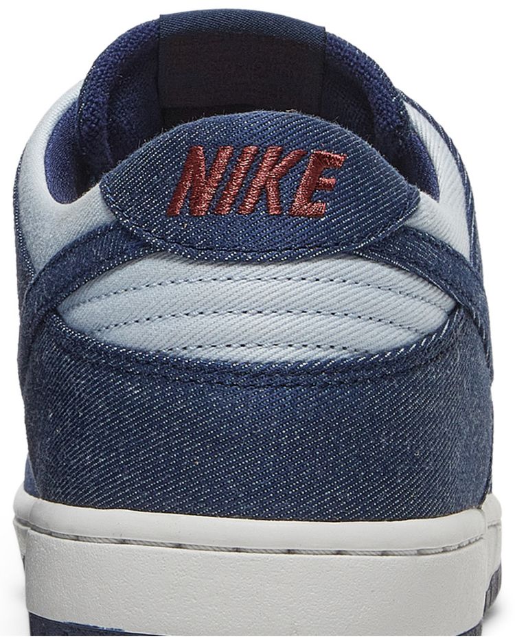Zoom Dunk Low Pro SB Binary Blue